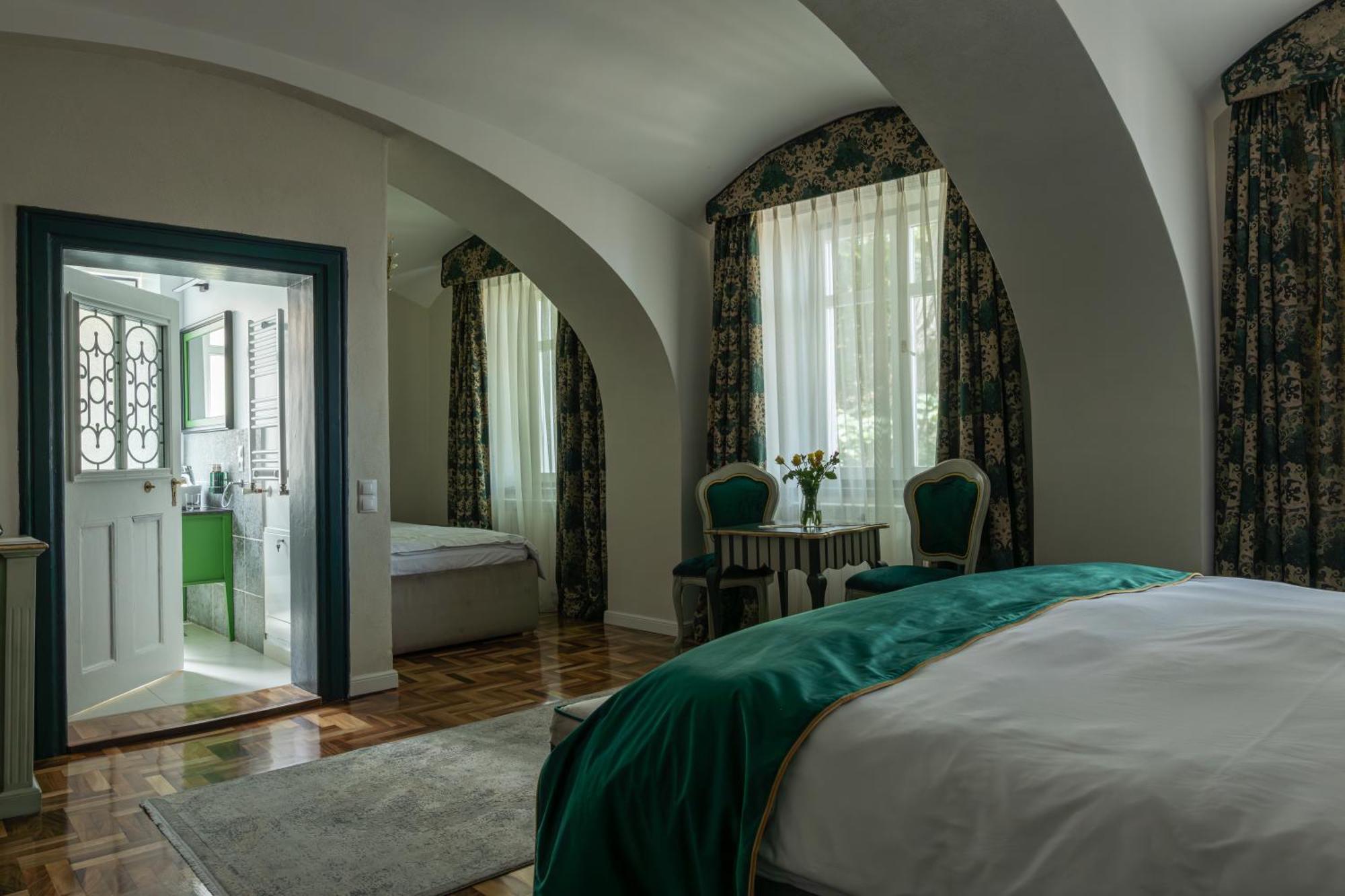 Bed and Breakfast Magister Seven Сібіу Екстер'єр фото