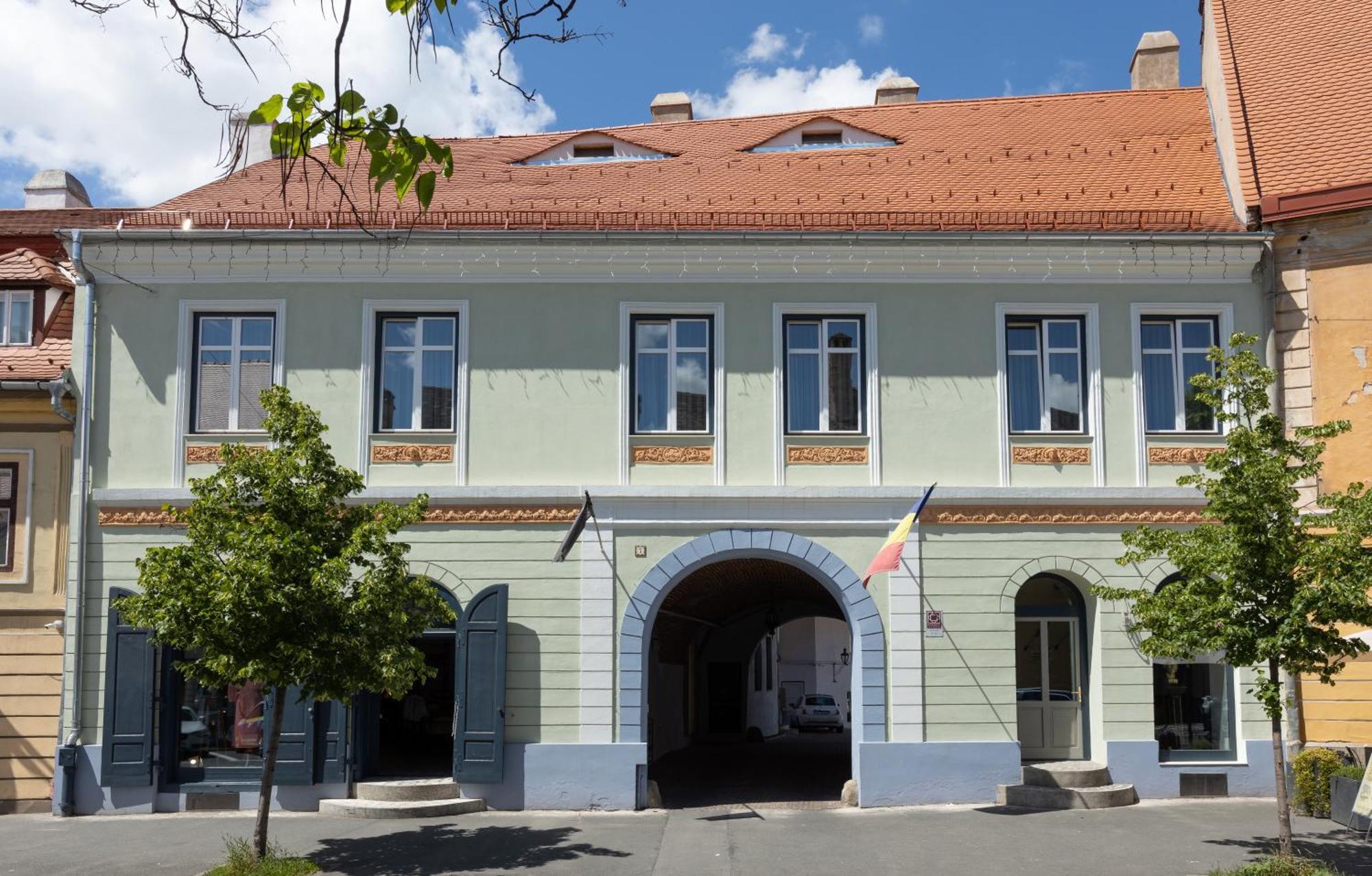 Bed and Breakfast Magister Seven Сібіу Екстер'єр фото