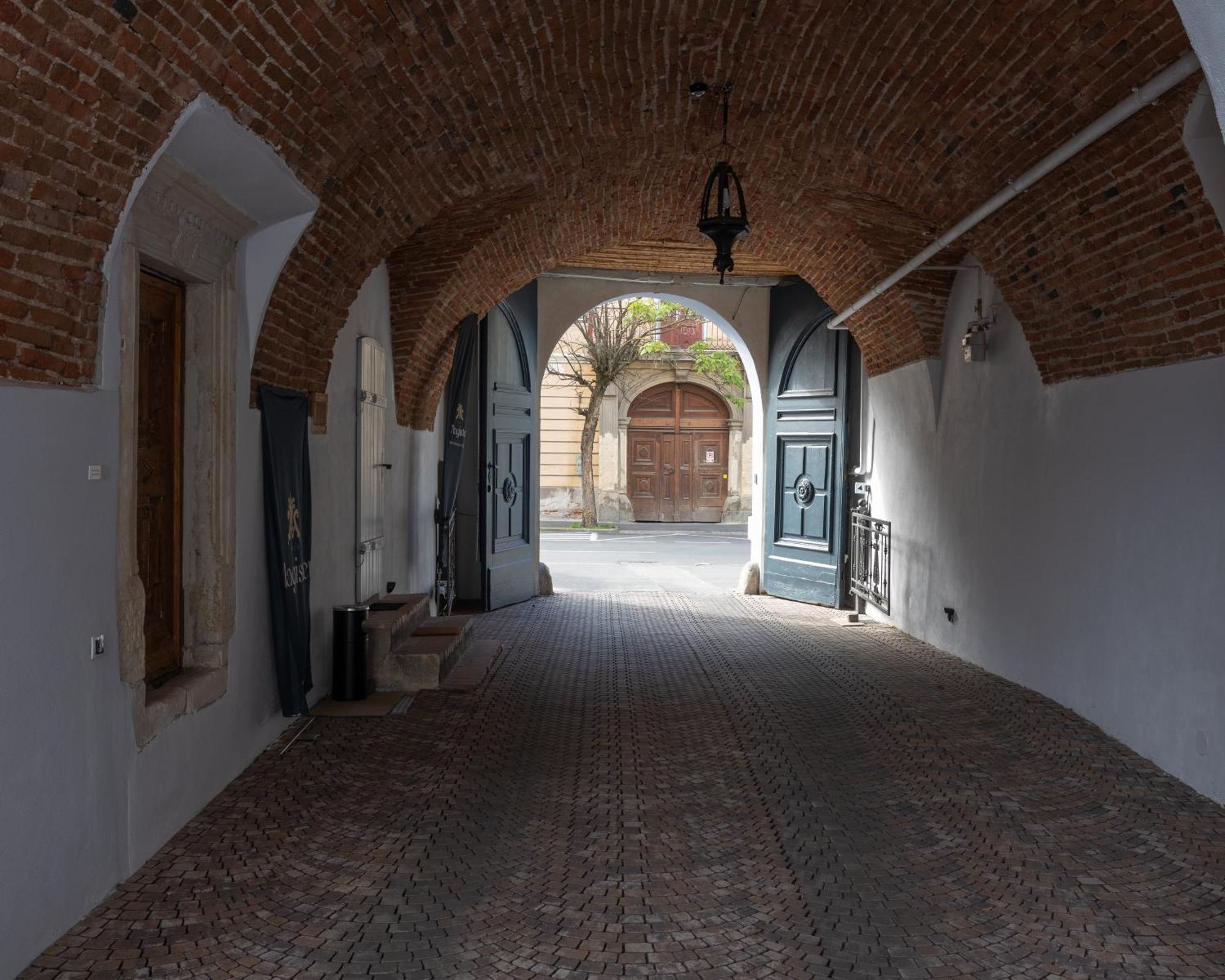 Bed and Breakfast Magister Seven Сібіу Екстер'єр фото