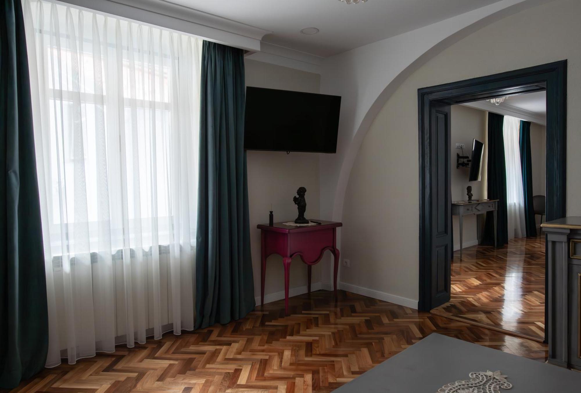 Bed and Breakfast Magister Seven Сібіу Екстер'єр фото