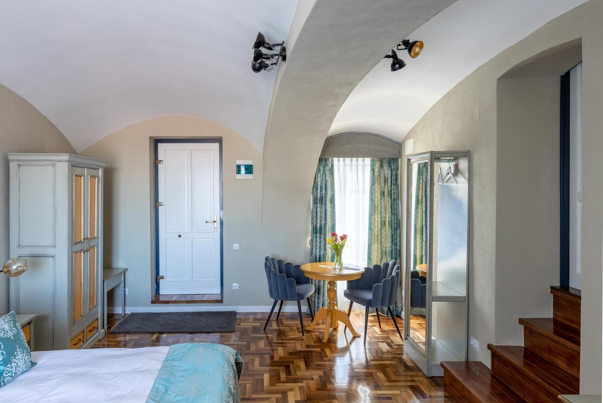 Bed and Breakfast Magister Seven Сібіу Екстер'єр фото